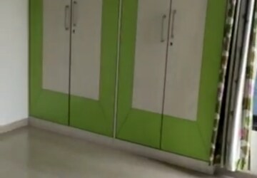 Room in 3 BHK Apartment at Green Acres Apartment, Waghbil – for Rent