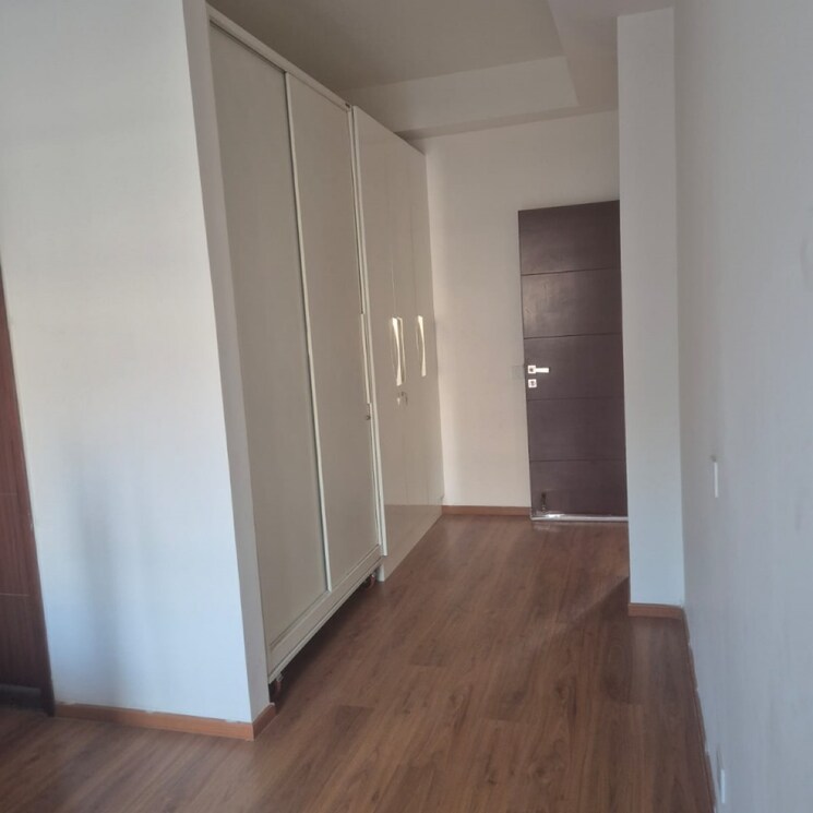 Room, adani-samsara 3 Bedroom 267 Sq.Yd. Builder Floor In Sector 60 Gurgaon 9348360