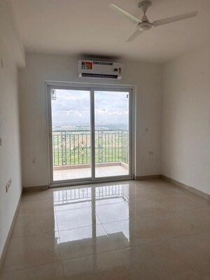 Room in 4 BHK Apartment at Adani Oyster Grande Phase 2, Sector 102 – for Rent