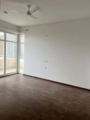 Room in 4 BHK Apartment at Adani Oyster Grande Phase 2, Sector 102 – for Rent