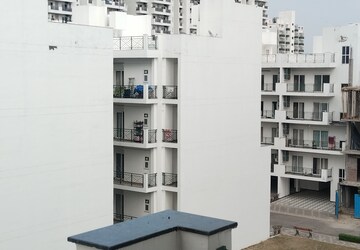 2.5 BHK Builder Floor – Exterior View View at Central Park Cerise Suites, Sohna Sector 33 - for Rent