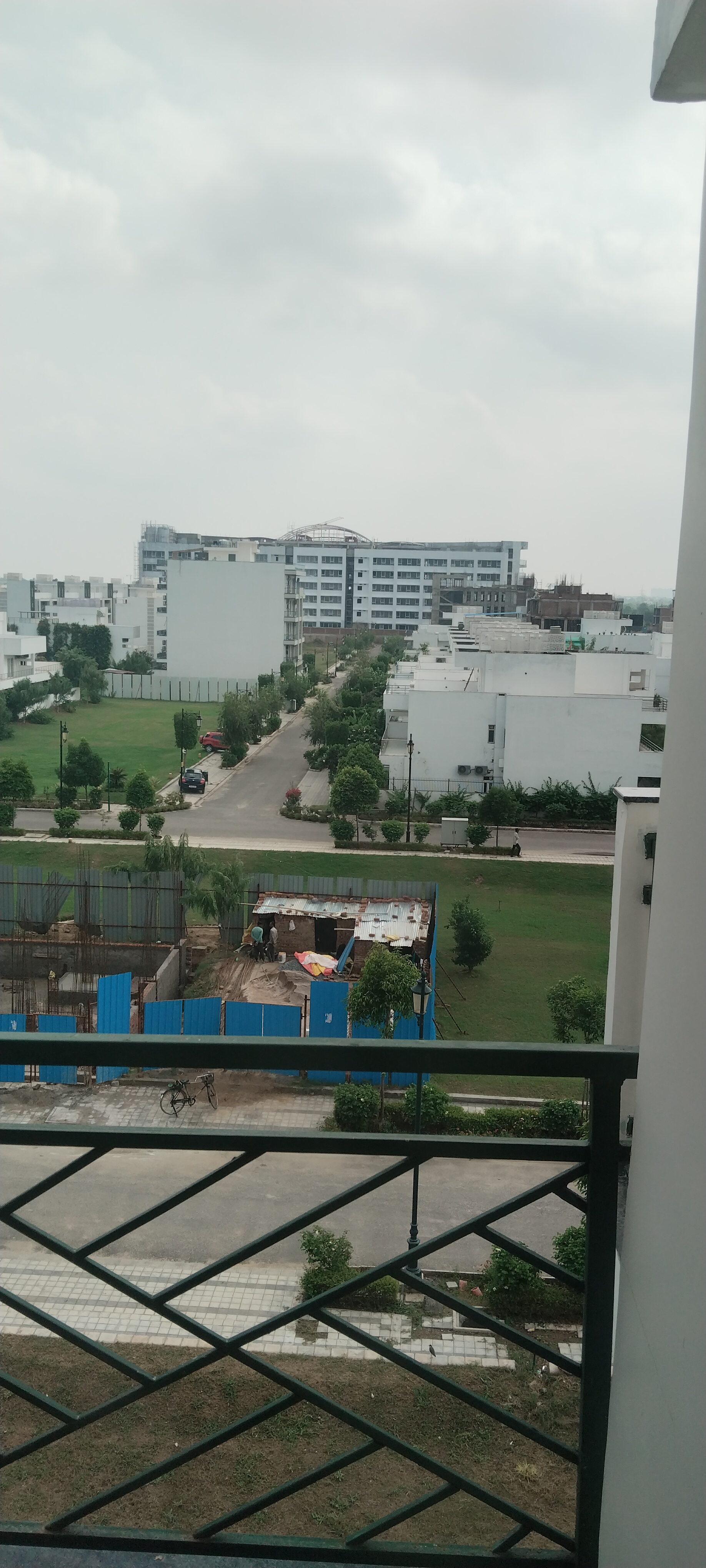 2.5 BHK 1210 Sq.Ft. Builder Floor in Central Park Cerise Suites