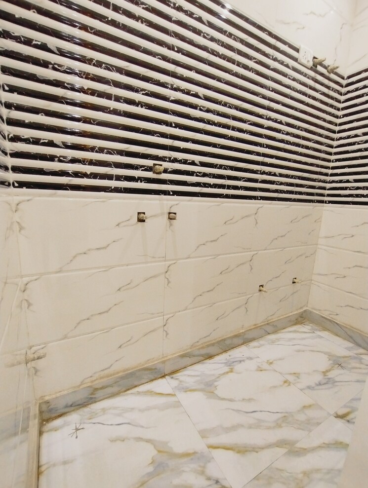 Bathroom, uttam nagar 2 Bedroom 550 Sq.Ft. Builder Floor In Uttam Nagar Delhi 9348373