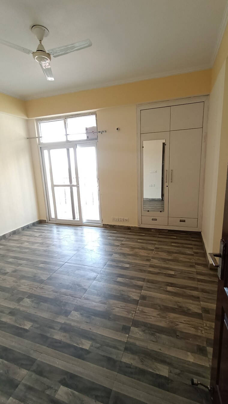 Room, amrapali-princely-estate 3 Bedroom 1540 Sq.Ft. Apartment In Sector 76 Noida 9348367