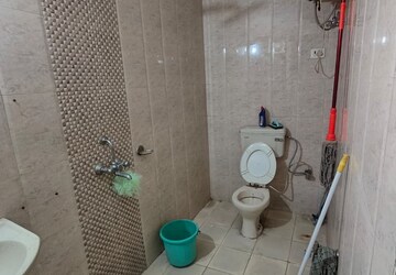 Bathroom in 1 BHK Builder Floor at Saket – for Rent