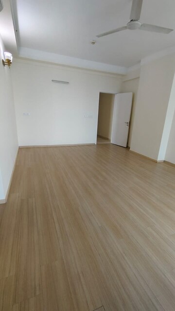 Room in 3 BHK Apartment at Hero Homes Gurgaon, Sector 104 – for Rent