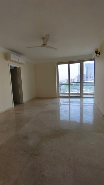 Room in 3 BHK Apartment at Hero Homes Gurgaon, Sector 104 – for Rent