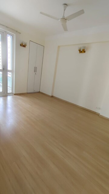 Room in 3 BHK Apartment at Hero Homes Gurgaon, Sector 104 – for Rent