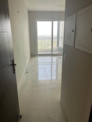 Room in 3 BHK Apartment at Eldeco Live By The Greens, Sector 150 – for Rent