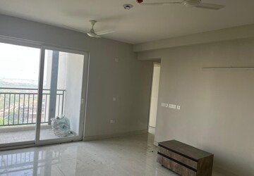 Room in 3 BHK Apartment at Eldeco Live By The Greens, Sector 150 – for Rent