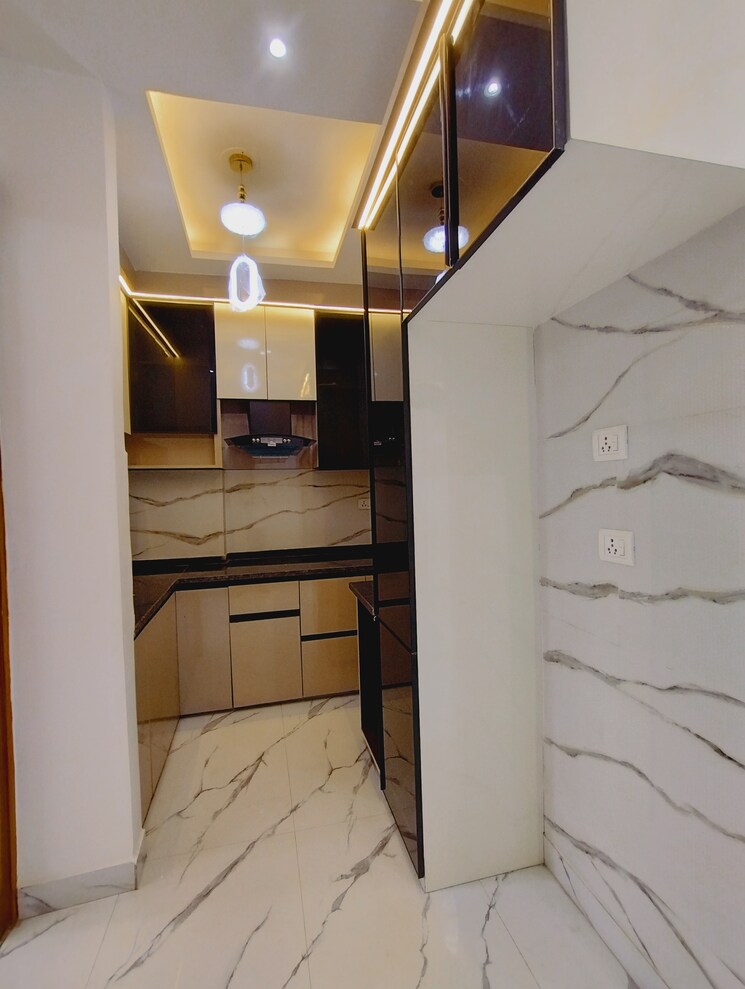 Kitchen, uttam nagar 3 Bedroom 850 Sq.Ft. Builder Floor In Uttam Nagar Delhi 9348406