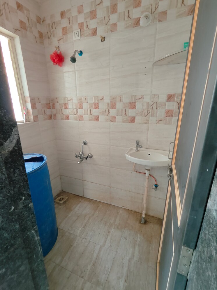 Bathroom, wadgaon sheri 1 Bedroom 600 Sq.Ft. Apartment In Wadgaon Sheri Pune 9348414