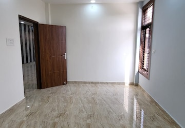 Room in 3 BHK Villa at Gomti Nagar – for Sale