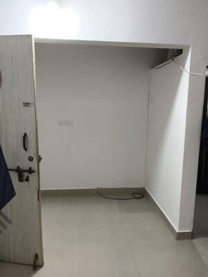 1 RK Apartment For Rent in Vile Parle East