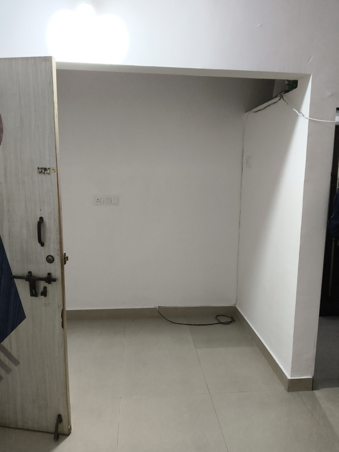 1 RkApartment For Rent in Vile Parle East