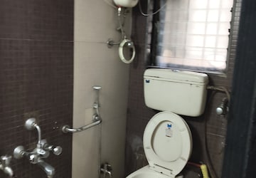 Bathroom in 1 RK Apartment at Vile Parle East – for Rent