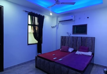 Bedroom in 1 BHK Builder Floor at Saket – for Rent