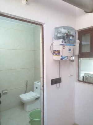 Furnished Amenities in 1.5 BHK Builder Floor at New Rajinder Nagar – for Rent