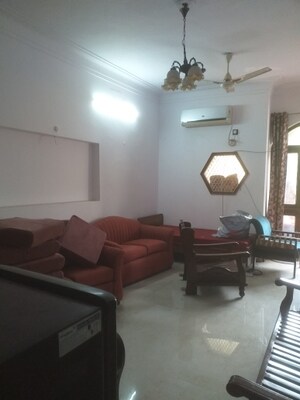 Living Room in 1.5 BHK Builder Floor at New Rajinder Nagar – for Rent