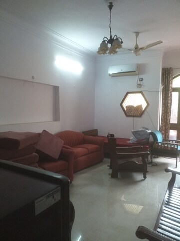 Living Room in 1.5 BHK Builder Floor at New Rajinder Nagar – for Rent