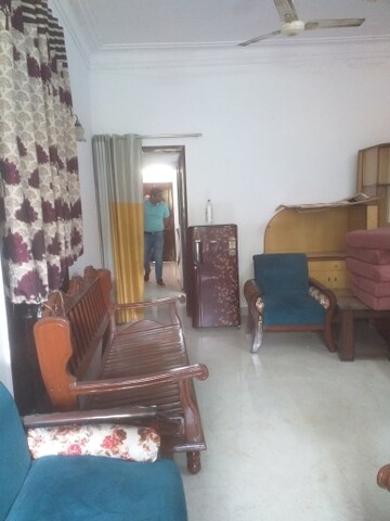 Living Room in 1.5 BHK Builder Floor at New Rajinder Nagar – for Rent