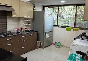 Team Area in 2 BHK Apartment at New Neelam CHS, Versova – for Rent