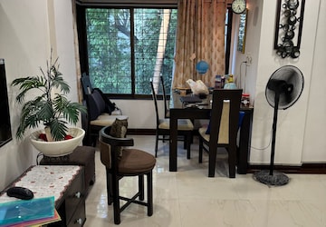 Team Area in 2 BHK Apartment at New Neelam CHS, Versova – for Rent