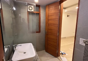 Bathroom in 3 BHK Builder Floor at Super Mart 1, Sector 27 – for Rent