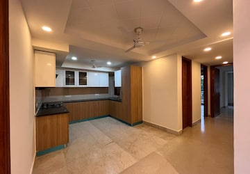 Bedroom in 3 BHK Builder Floor at Super Mart 1, Sector 27 – for Rent