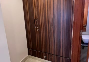 Balcony in 3 BHK Builder Floor at Super Mart 1, Sector 27 – for Rent