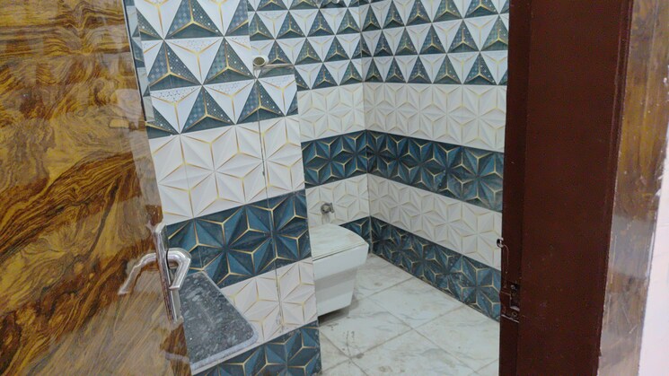 Attached Bathroom, bhagwati garden 2 Bedroom 75 Sq.Yd. Builder Floor In Bhagwati Garden Delhi 9348498