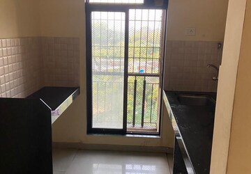Room in 1 BHK Apartment at Hiranandani The Walk, Ghodbunder Road – for Rent
