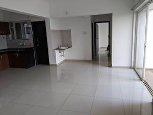 Room in 3 BHK Apartment at Kolte Patil Beryl, Kharadi – for Rent