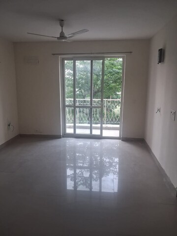 Room in 3.5 BHK Apartment at BPTP Park Prime, Sector 66 – for Rent