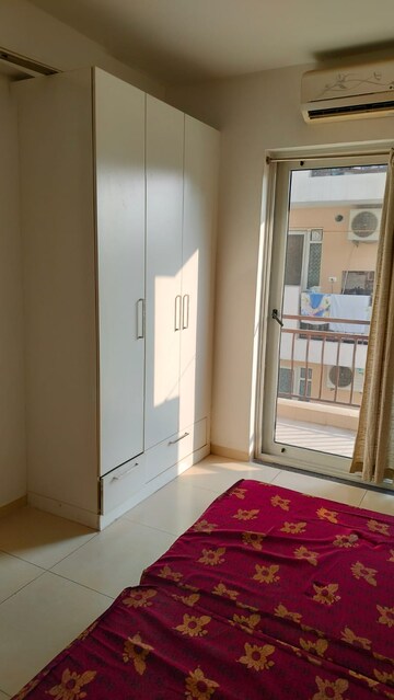 Room in 3 BHK Apartment at Sushma Valencia, International Airport Road – for Rent