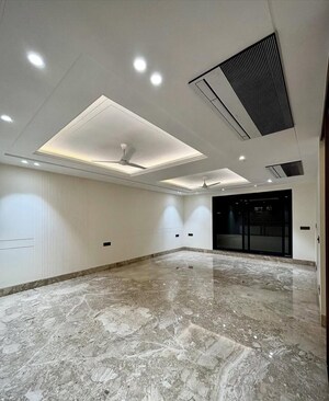 Room in 4 BHK Builder Floor at BP Homes, Sector 85 – for Sale