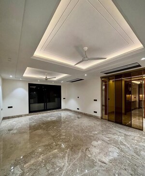 Room in 4 BHK Builder Floor at BP Homes, Sector 85 – for Sale