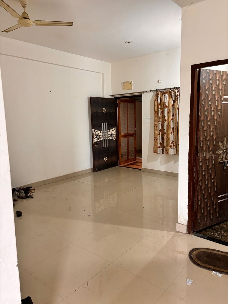 Room, rsr-opel-orris 3 Bedroom 1400 Sq.Ft. Apartment In Shri Ram Colony Bhopal 9348546