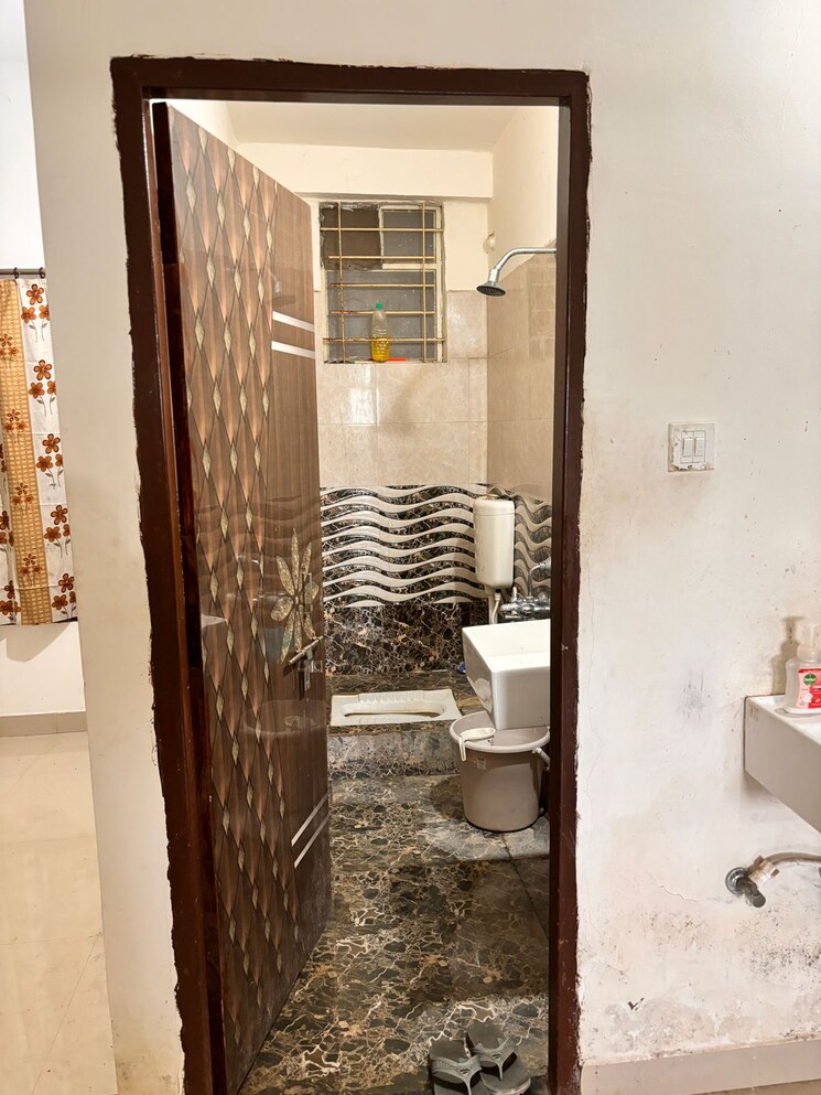 Bathroom, rsr-opel-orris 3 Bedroom 1400 Sq.Ft. Apartment In Shri Ram Colony Bhopal 9348546