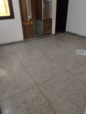 3 BHK Apartment For Rent in Arun Vihar Sector 37, Sector 37