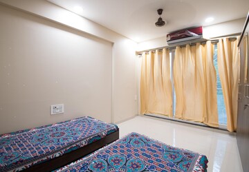 Bedroom in  Pg at Santacruz East – for Rent