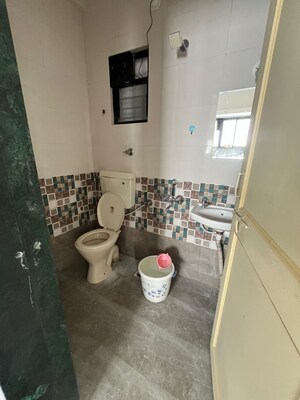 Team Area in 2 BHK Apartment at Alankapuri CHS, Kothrud – for Rent