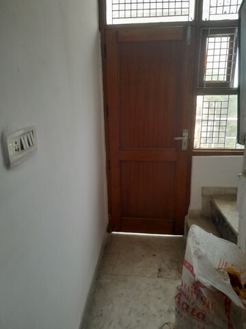 Room in 1 BHK Builder Floor at Rohini Sector 11 – for Rent