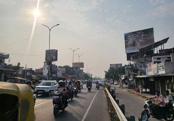 Showroom For Rent in Faizabad Road