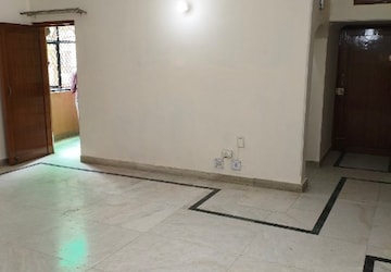 Room in 2 BHK Apartment at Express View Apartment, Sector 93 – for Rent