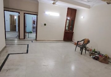 Room in 2 BHK Apartment at Express View Apartment, Sector 93 – for Rent
