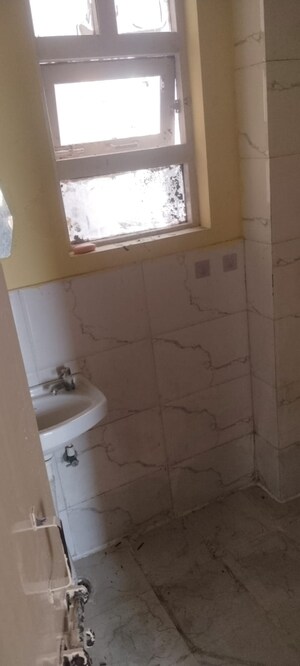 Bathroom in 3 BHK Apartment at Auric City Homes, Sector 82 – for Rent