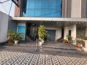  Showroom For Rent in Faizabad Road