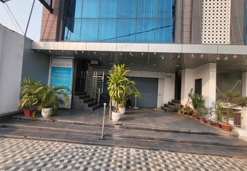 Showroom For Rent in Faizabad Road