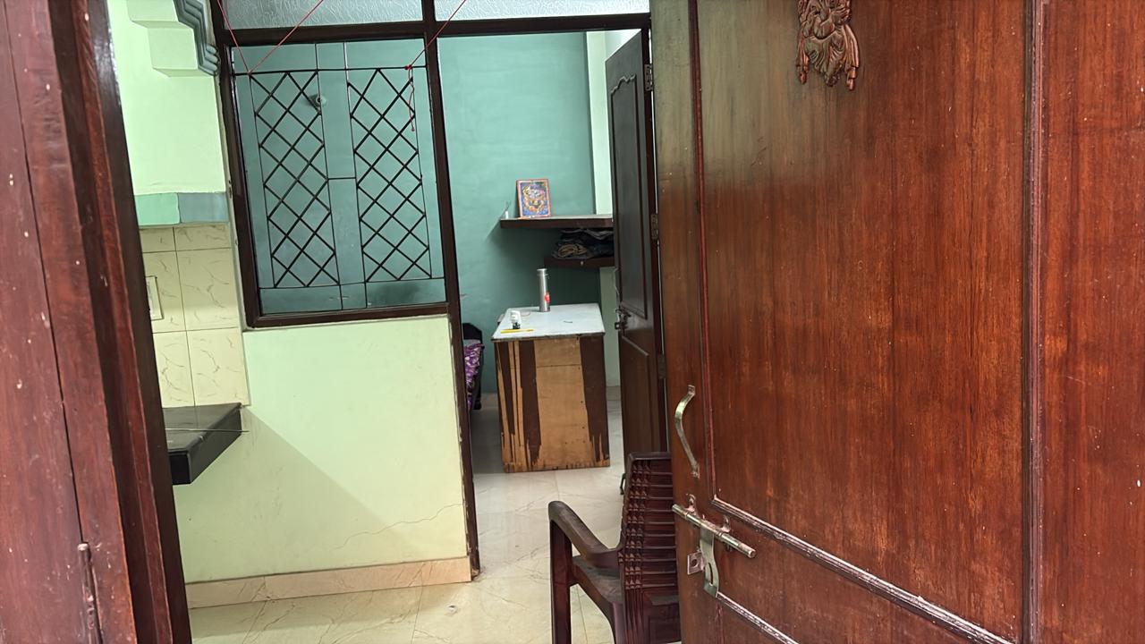 1 RkBuilder Floor For Rent in Saket